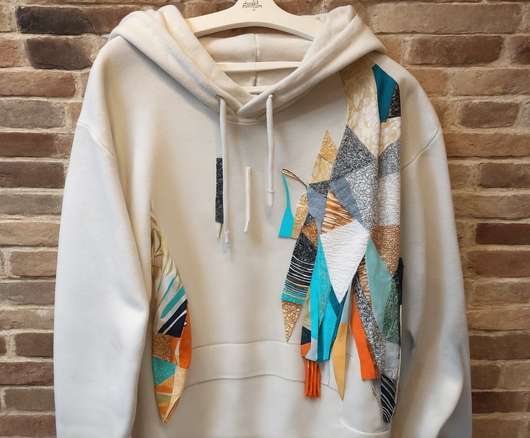 Sudadera personalizada para evento tecnológico